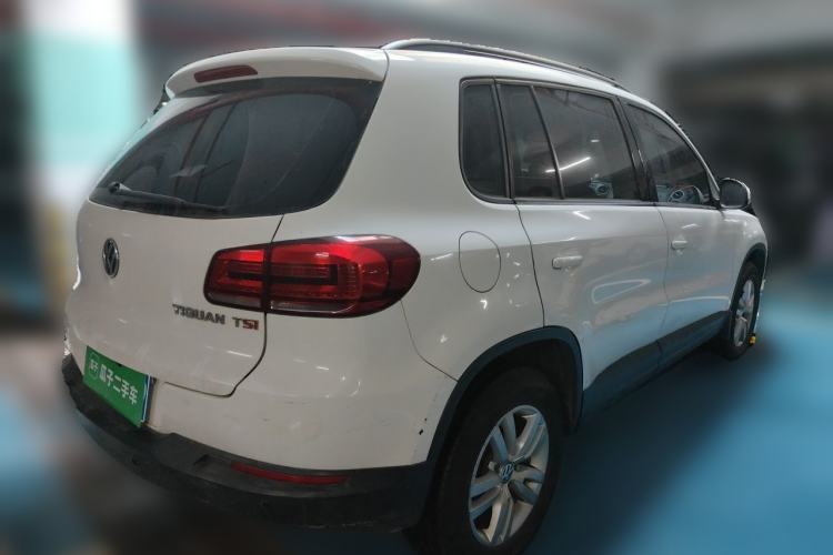 Used Volkswagen Tiguan 2015 1.8TSI Automatic Two-Wheel Drive Trend Edition Rear Right 45 Deg