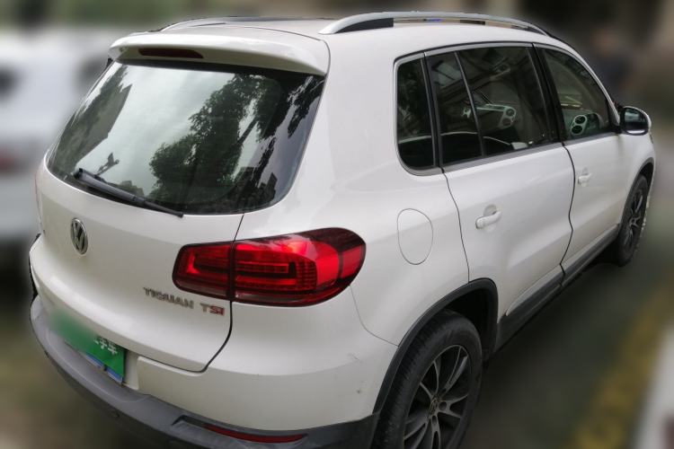 Used Volkswagen Tiguan 2015 1.8TSI Automatic Two-Wheel Drive Luxury Model Rear Right 45 Deg