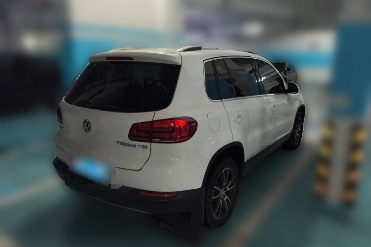 Used Volkswagen Tiguan 2015 1.8TSI Automatic Two-Wheel Drive Luxury Model Rear Right 45 Deg