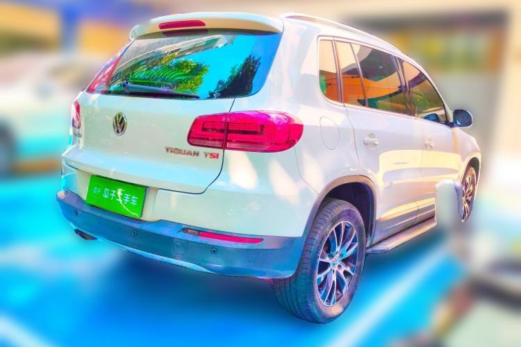 Used Volkswagen Tiguan 2015 1.8TSI Automatic Two-Wheel Drive Luxury Model Rear Right 45 Deg