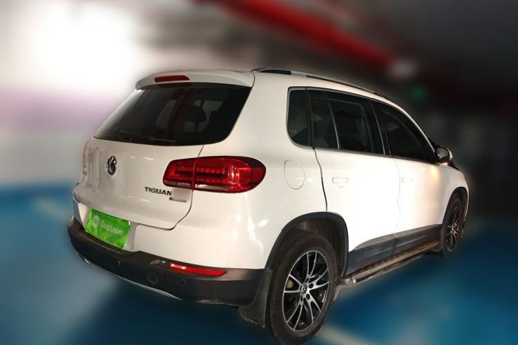 Used Volkswagen Tiguan 2015 2.0 TSI Automatic All-Wheel Drive Luxury Edition Rear Right 45 Deg