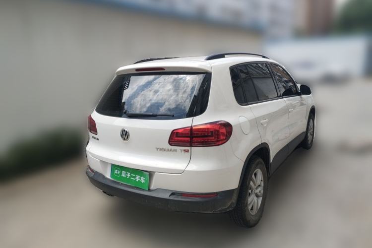 Used Volkswagen Tiguan 2015 1.8TSI Automatic Two-Wheel Drive Trend Edition Rear Right 45 Deg
