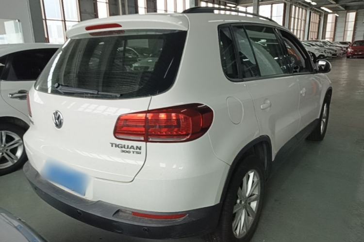Used Volkswagen Tiguan 2015 1.8TSI Automatic Two-Wheel Drive Comfort Edition Rear Right 45 Deg
