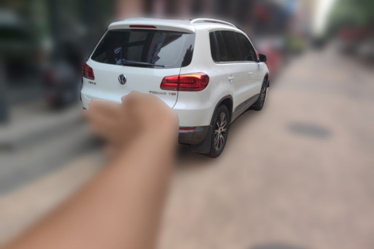 Used Volkswagen Tiguan 2015 1.8TSI Automatic Two-Wheel Drive Trend Edition Rear Right 45 Deg