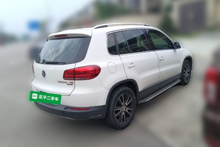 Used Volkswagen Tiguan 2015 1.8TSI Automatic All-Wheel-Drive Luxury Model Rear Right 45 Deg