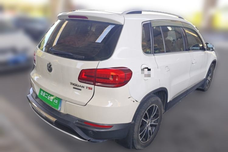 Used Volkswagen Tiguan 2015 1.8TSI Automatic All-Wheel-Drive Luxury Model Rear Right 45 Deg