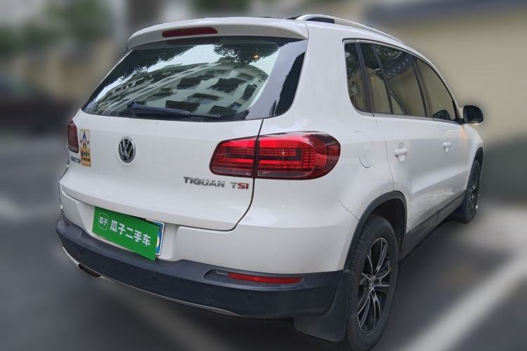 Used Volkswagen Tiguan 2015 1.8TSI Automatic Two-Wheel Drive Luxury Model Rear Right 45 Deg