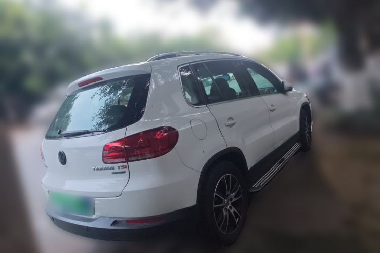 Used Volkswagen Tiguan 2015 1.8TSI Automatic Two-Wheel Drive Luxury Model Rear Right 45 Deg