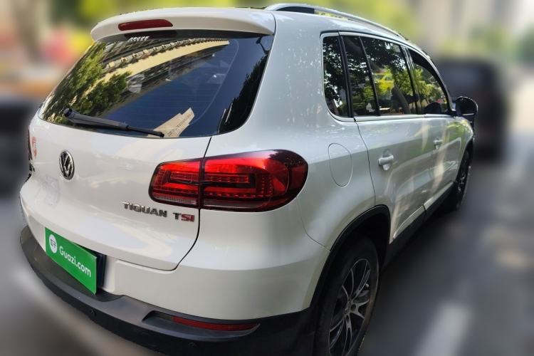 Used Volkswagen Tiguan 2015 1.8TSI Automatic Two-Wheel Drive Luxury Model Rear Right 45 Deg