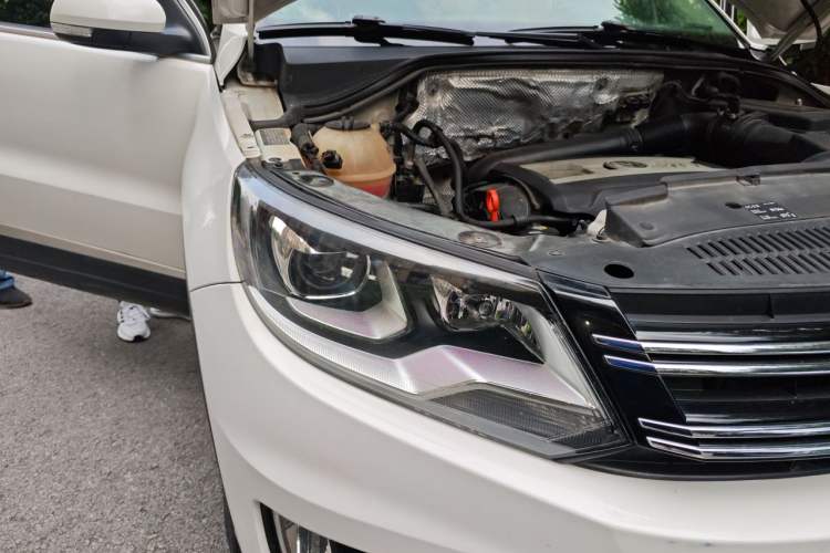 Used Volkswagen Tiguan 2015 1.8TSI Automatic Two-Wheel Drive Luxury Model Right Front Headlight