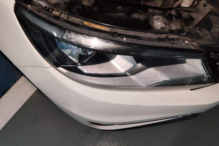 Used Volkswagen Tiguan 2015 1.8TSI Automatic Two-Wheel Drive Luxury Model Right Front Headlight