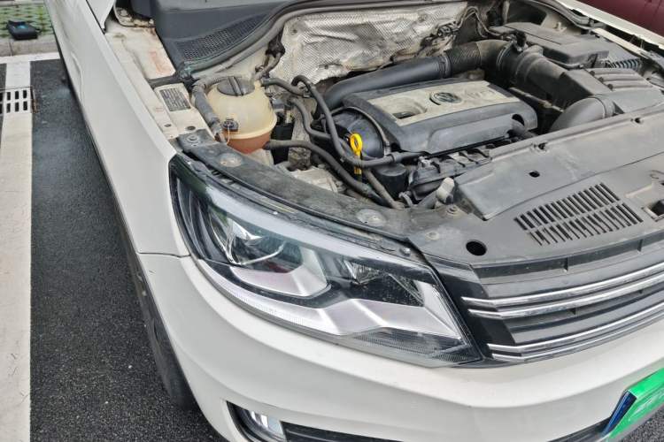 Used Volkswagen Tiguan 2015 1.8TSI Automatic Two-Wheel Drive Luxury Model Right Front Headlight