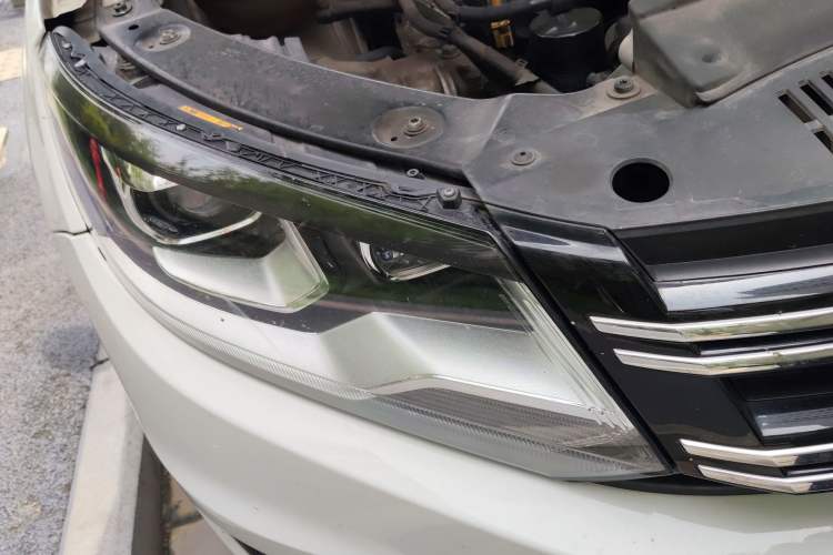Used Volkswagen Tiguan 2015 1.8TSI Automatic Two-Wheel Drive Comfort Edition Right Front Headlight