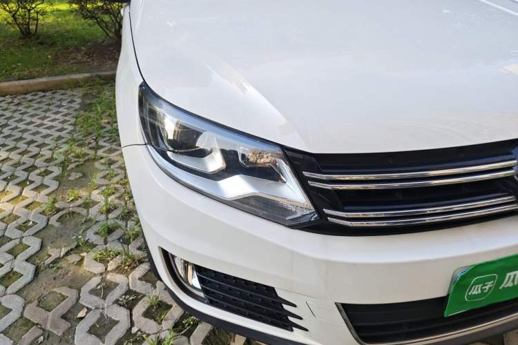 Used Volkswagen Tiguan 2015 1.8TSI Automatic Two-Wheel Drive Luxury Model Right Front Headlight