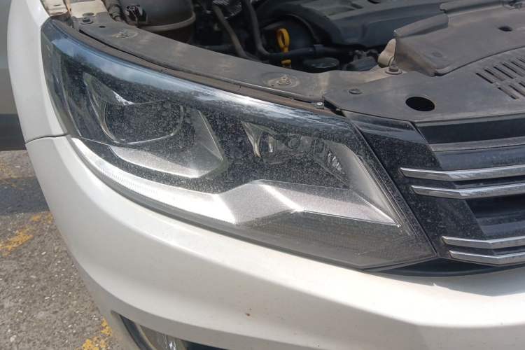 Used Volkswagen Tiguan 2015 1.8TSI Automatic Two-Wheel Drive Trend Edition Right Front Headlight