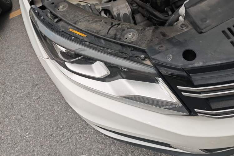 Used Volkswagen Tiguan 2015 1.8TSI Automatic Two-Wheel Drive Luxury Model Right Front Headlight