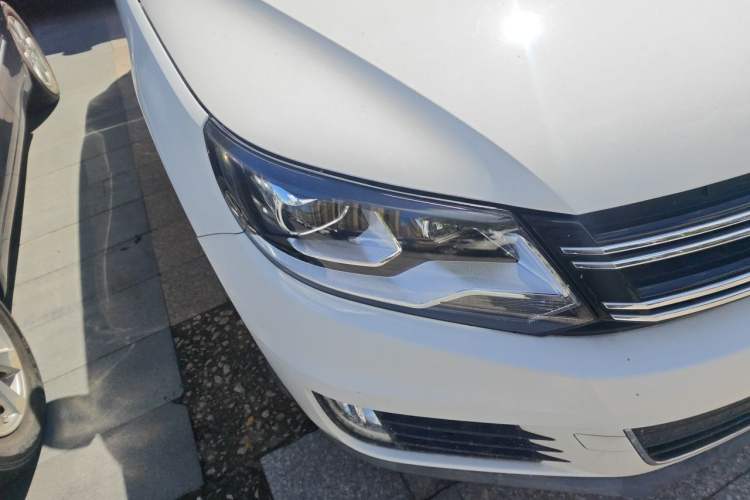 Used Volkswagen Tiguan 2015 1.8TSI Automatic Two-Wheel Drive Comfort Edition Right Front Headlight