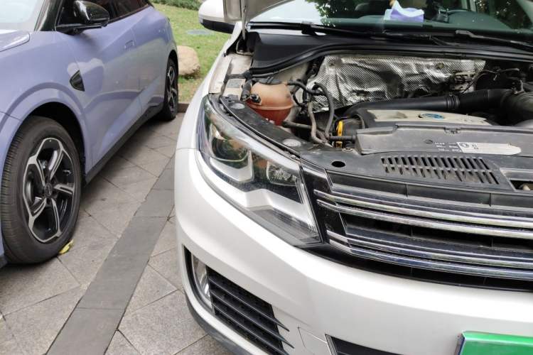 Used Volkswagen Tiguan 2015 1.8TSI Automatic Two-Wheel Drive Luxury Model Right Front Headlight