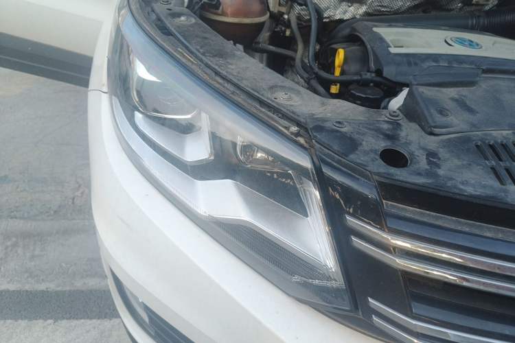 Used Volkswagen Tiguan 2015 1.8TSI Automatic Two-Wheel Drive Trend Edition Right Front Headlight