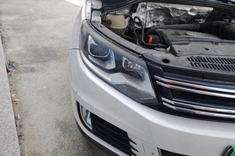 Used Volkswagen Tiguan 2015 1.8TSI Automatic Two-Wheel Drive Luxury Model Right Front Headlight