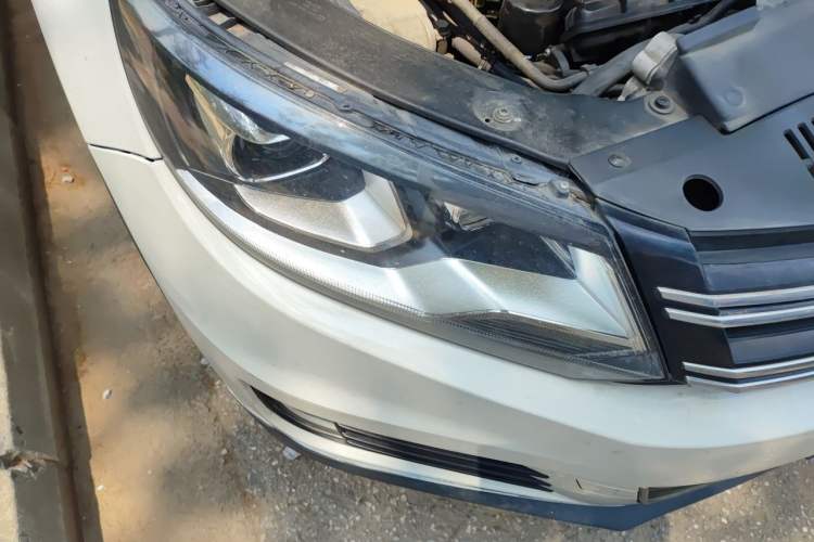 Used Volkswagen Tiguan 2015 1.8TSI Automatic Two-Wheel Drive Comfort Edition Right Front Headlight
