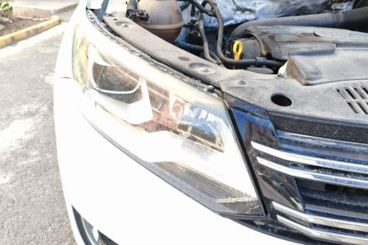 Used Volkswagen Tiguan 2015 1.8TSI Automatic Two-Wheel Drive Luxury Model Right Front Headlight