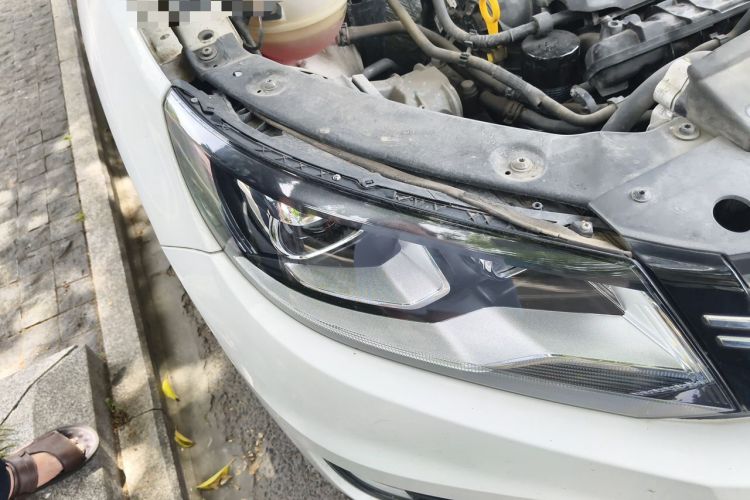 Used Volkswagen Tiguan 2015 1.8TSI Automatic Two-Wheel Drive Luxury Model Right Front Headlight