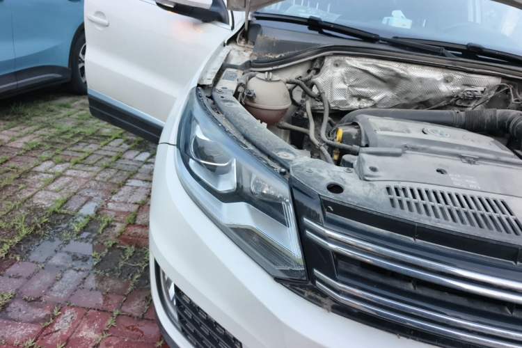 Used Volkswagen Tiguan 2015 1.8TSI Automatic Two-Wheel Drive Luxury Model Right Front Headlight