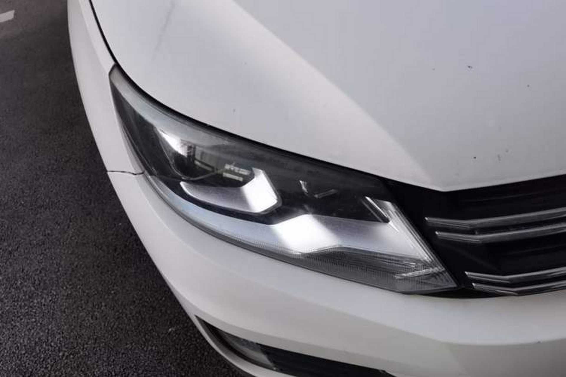 Used Volkswagen Tiguan 2015 1.8TSI Automatic Two-Wheel Drive Trend Edition Right Front Headlight