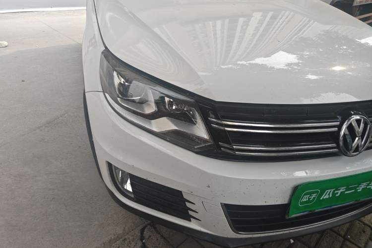Used Volkswagen Tiguan 2015 1.8TSI Automatic Two-Wheel Drive Luxury Model Right Front Headlight