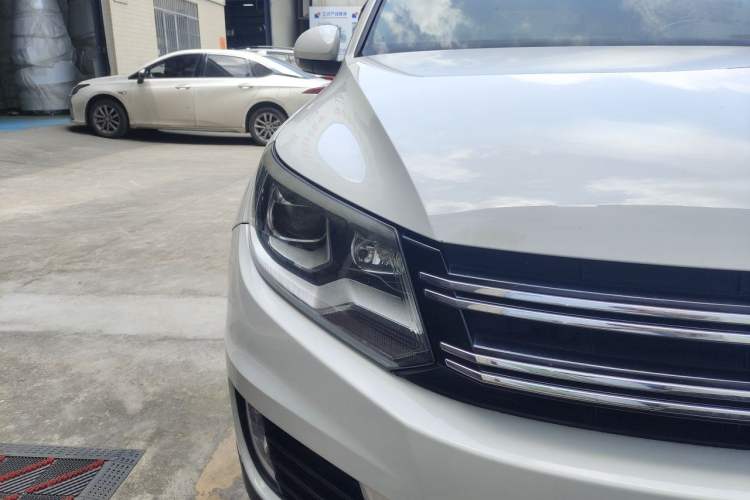 Used Volkswagen Tiguan 2015 1.8TSI Automatic Two-Wheel Drive Luxury Model Right Front Headlight