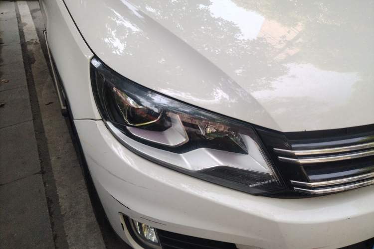 Used Volkswagen Tiguan 2015 1.8TSI Automatic Two-Wheel Drive Comfort Edition Right Front Headlight