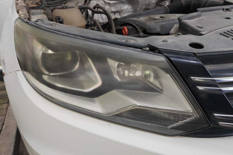 Used Volkswagen Tiguan 2015 1.8TSI Automatic Two-Wheel Drive Luxury Model Right Front Headlight