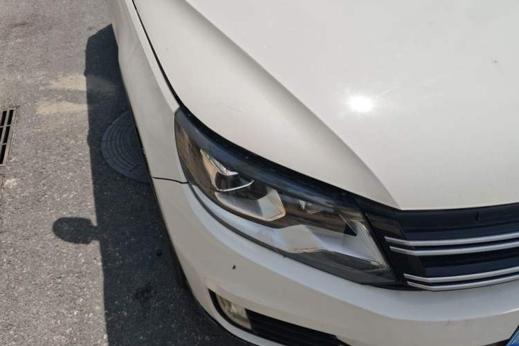 Used Volkswagen Tiguan 2015 1.8TSI Automatic Two-Wheel Drive Comfort Edition Right Front Headlight