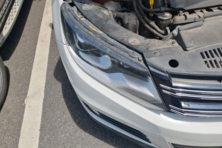 Used Volkswagen Tiguan 2015 1.8TSI Automatic Two-Wheel Drive Comfort Edition Right Front Headlight