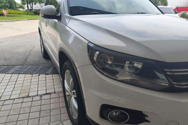 Used Volkswagen Tiguan 2015 2.0 TSI Comfort Edition Right Front Headlight