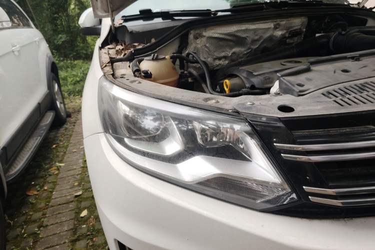 Used Volkswagen Tiguan 2015 1.8TSI Automatic Two-Wheel Drive Comfort Edition Right Front Headlight