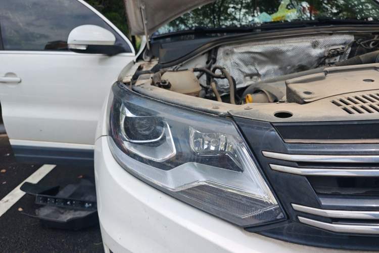 Used Volkswagen Tiguan 2015 1.8TSI Automatic Two-Wheel Drive Luxury Model Right Front Headlight