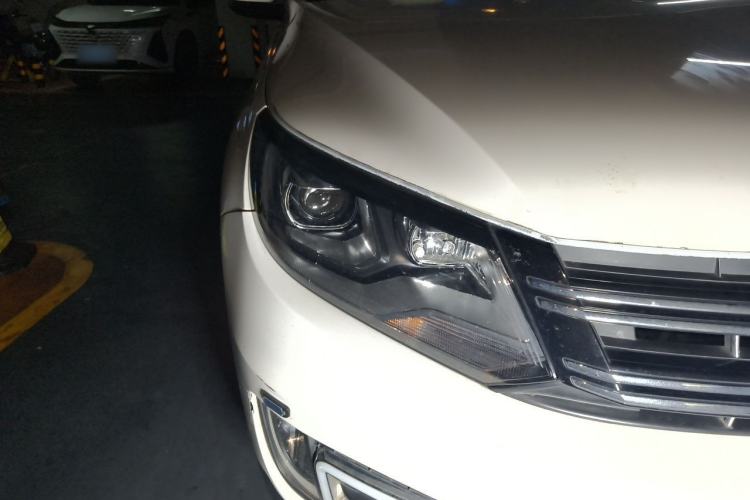 Used Volkswagen Tiguan 2015 1.8TSI Automatic Two-Wheel Drive Comfort Edition Right Front Headlight