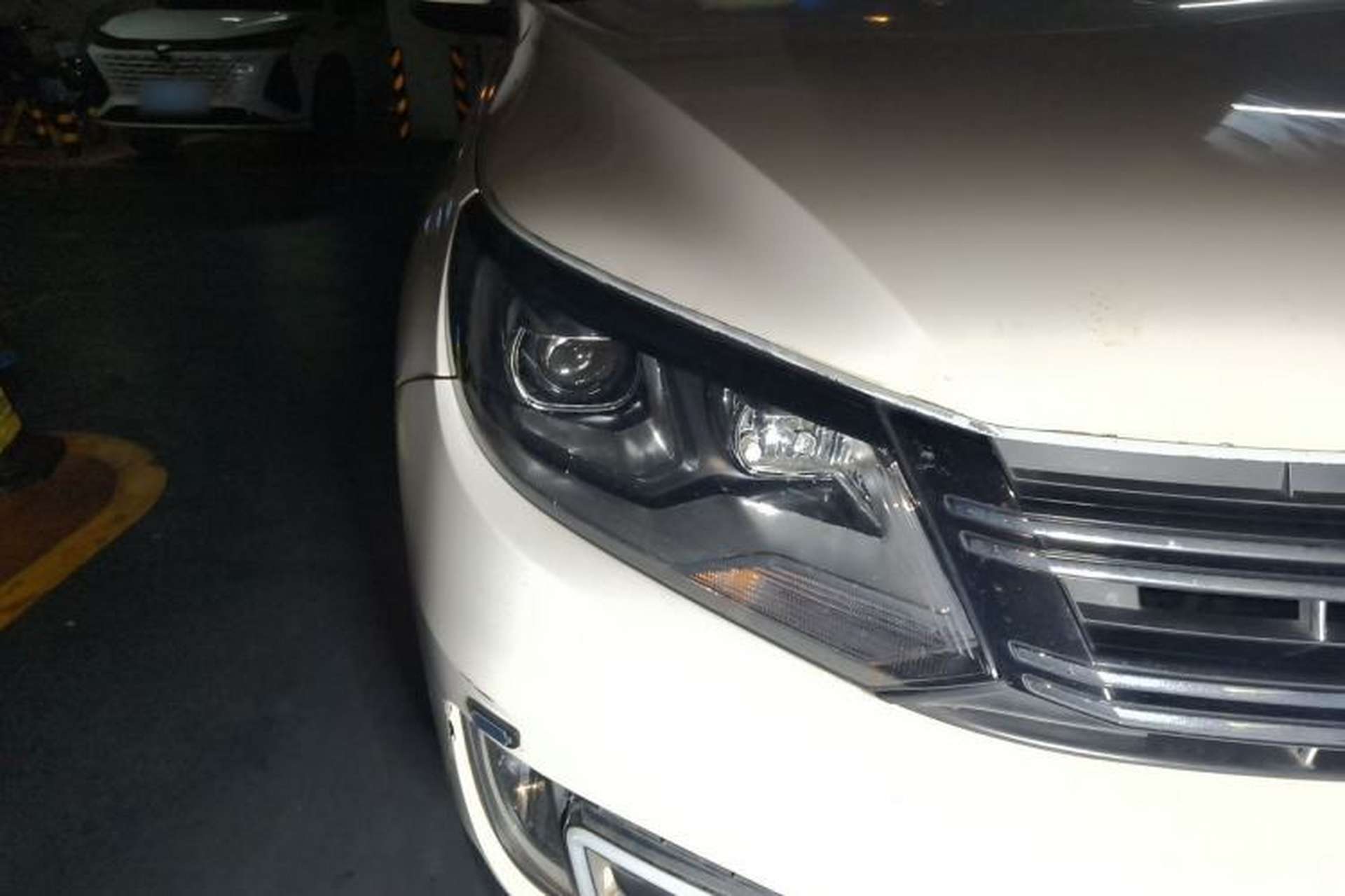 Used Volkswagen Tiguan 2015 1.8TSI Automatic Two-Wheel Drive Comfort Edition Right Front Headlight