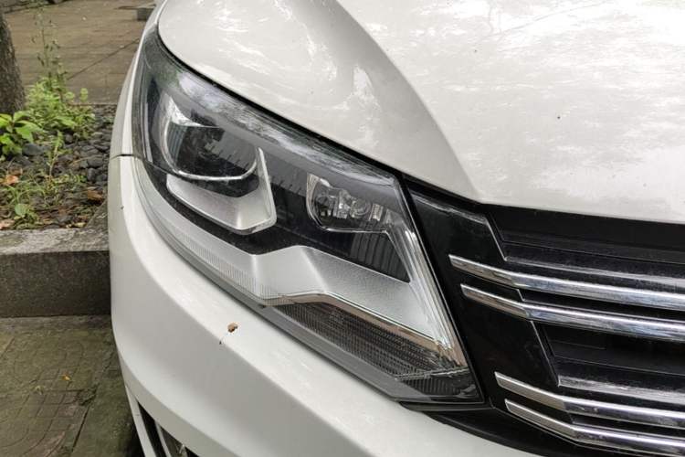 Used Volkswagen Tiguan 2015 1.8TSI Automatic Two-Wheel Drive Trend Edition Right Front Headlight