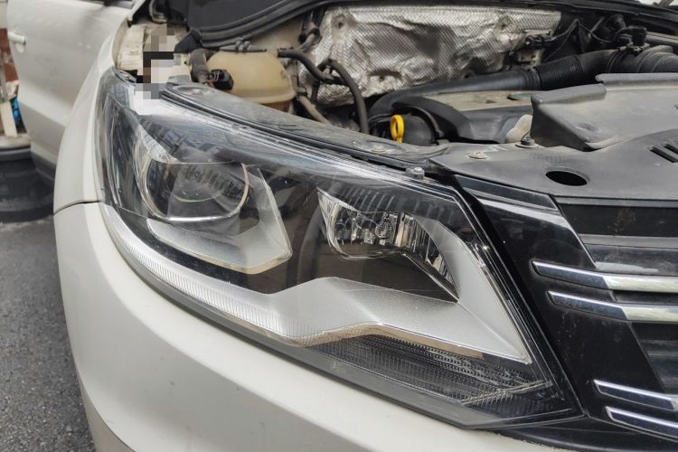 Used Volkswagen Tiguan 2015 1.8TSI Automatic Two-Wheel Drive Luxury Model Right Front Headlight