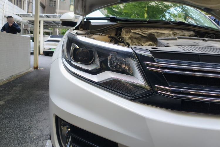 Used Volkswagen Tiguan 2015 1.8TSI Automatic Two-Wheel Drive Luxury Model Right Front Headlight
