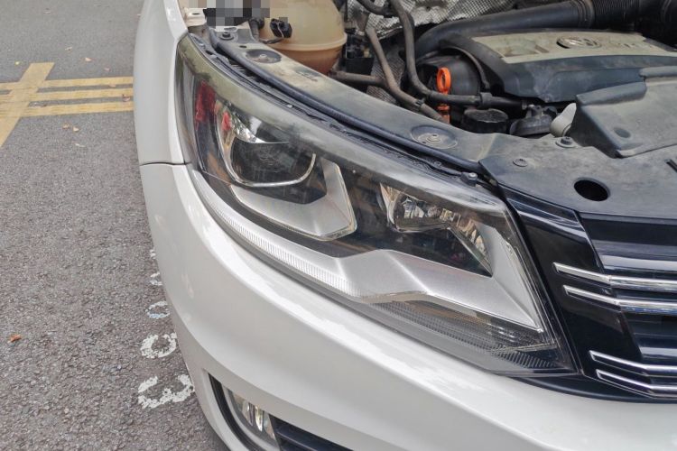Used Volkswagen Tiguan 2015 1.8TSI Automatic Two-Wheel Drive Comfort Edition Right Front Headlight