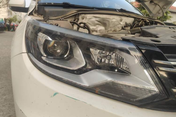 Used Volkswagen Tiguan 2015 1.8TSI Automatic Two-Wheel Drive Trend Edition Right Front Headlight