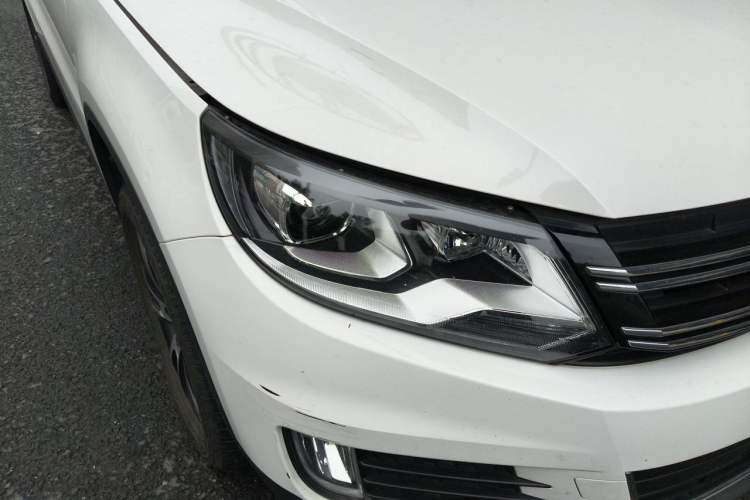 Used Volkswagen Tiguan 2015 1.8TSI Automatic Two-Wheel Drive Luxury Model Right Front Headlight