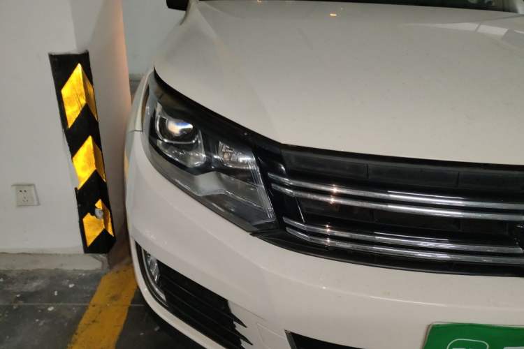 Used Volkswagen Tiguan 2015 1.8TSI Automatic Two-Wheel Drive Luxury Model Right Front Headlight