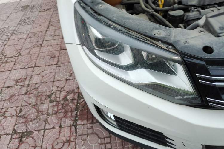 Used Volkswagen Tiguan 2015 1.8TSI Automatic Two-Wheel Drive Luxury Model Right Front Headlight