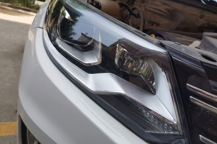Used Volkswagen Tiguan 2015 1.8TSI Automatic Two-Wheel Drive Luxury Model Right Front Headlight