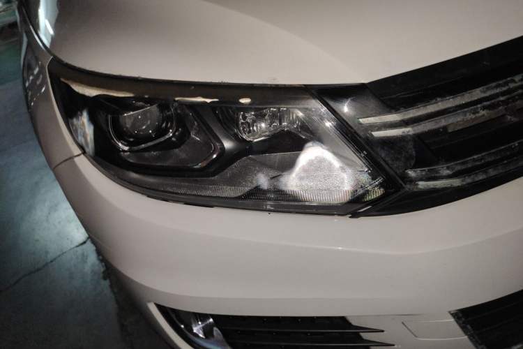 Used Volkswagen Tiguan 2015 1.8TSI Automatic Two-Wheel Drive Comfort Edition Right Front Headlight